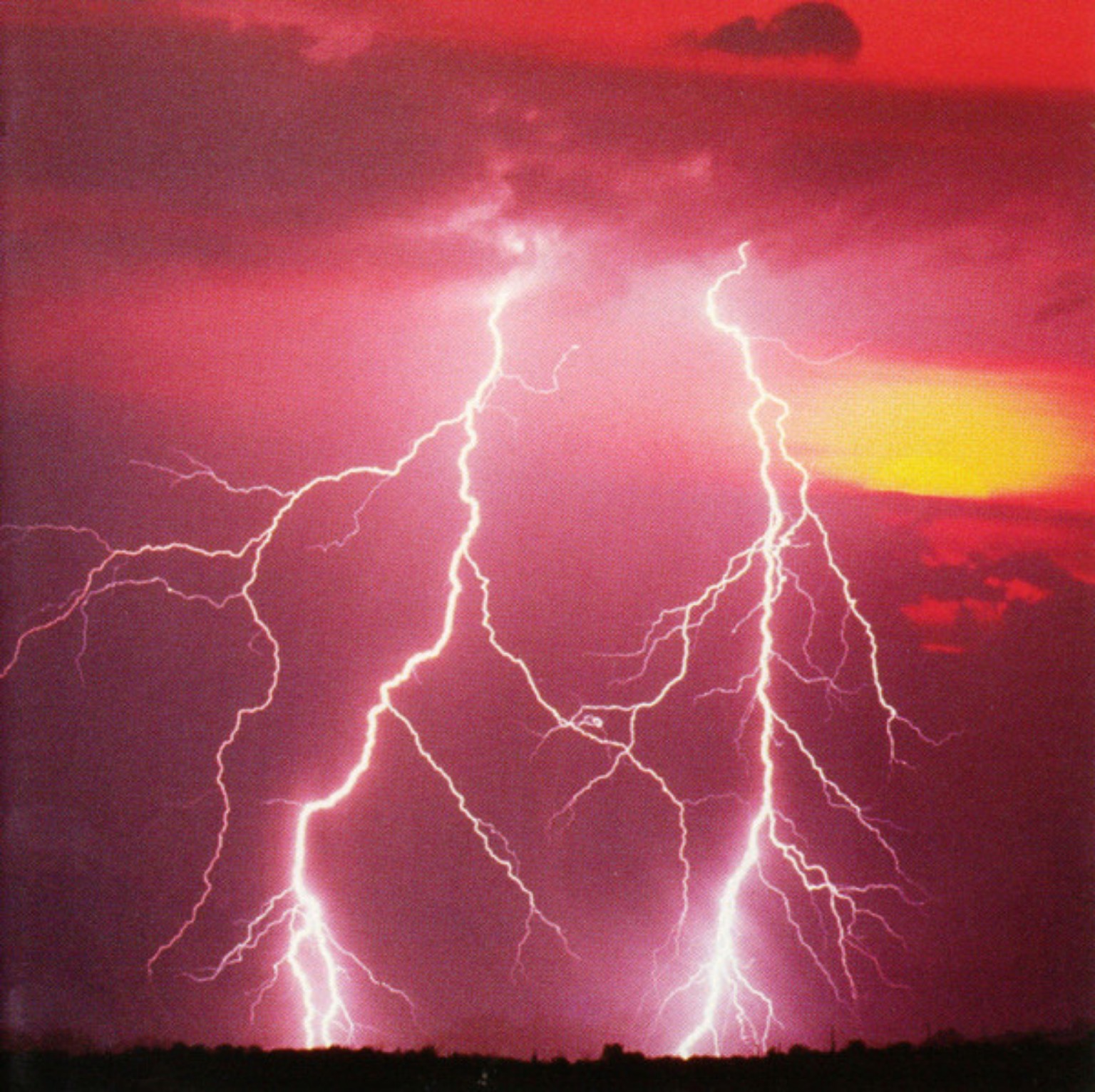 Thy Serpent – Christcrusher (1998): purpurroter Gewitterhimmel, verzweigte Blitze und ein gelber Lichtstreifen über dem Horizont.
